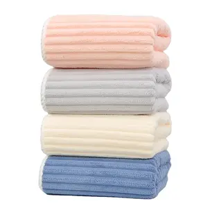 Ensembles de serviettes de bain en molleton microfibre corail super absorbant doux à séchage rapide avec logo personnalisé en gros pour spa et hôtel dans une boîte cadeau