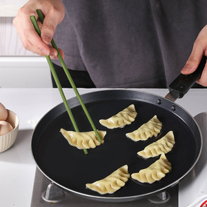 Juego de cuchara y palillos de silicona para alimentación de bebés de 0 a 12 meses, diseño de cuerpo recto de color sólido - Product Image 2