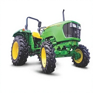 Tracteur utilitaire à quatre roues motrices, robuste, vert, équipement agricole, véhicule - Product Image 1