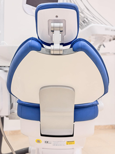 Fauteuil dentaire électrique Zofine Z15 de haute qualité avec positionnement mémoire intégré et revêtement en cuir Nappa - Product Image 5