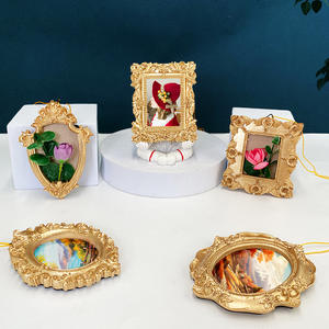 Khung ảnh nhựa vintage, khung ảnh nhỏ màu vàng, khung ảnh trưng bày ảnh cổ, khung ảnh thu nhỏ nhỏ xíu để trang trí nhà cửa, đám cưới - Product Image 1