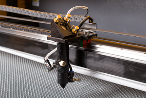 La mejor calidad 9060 CO2 grabado láser máquina de grabado de madera de colores máquina de tallado láser 3D para cuero Acrílico - Product Image 4