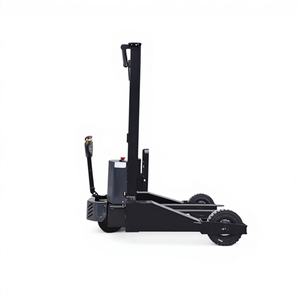 Apilador Eléctrico para Exteriores WELIFTRICH de 1.5 Toneladas con Batería de Plomo-Ácido, Llantas Sólidas, Tracción en las Cuatro Ruedas y Desplazador Lateral Eléctrico - Product Image 1