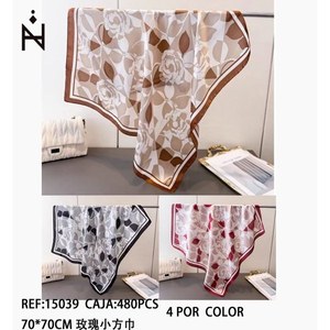 Foulard quadrato rosa 70x70 cm, sciarpa alla moda per donna - Product Image 3