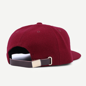 Casquette snapback vintage en feutre brodé personnalisé, logo, non structurée, profil moyen, en laine, 5 panneaux, avec sangle en cuir, bordeaux - Product Image 2