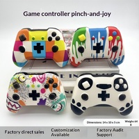Jouet Squishy en PU à Remontée Lente en Forme de Manette de Jeu, Imprimé Graffiti, Jouet Anti-Stress pour Enfants, Vente en Gros