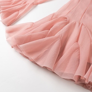 เดรสลำลองสั้นสำหรับผู้หญิง คอกลม แขนยาว ติดกระดุม ทรงเอไลน์สไตล์วินเทจ 2 สี รับผลิตแบบ OEM - Product Image 4