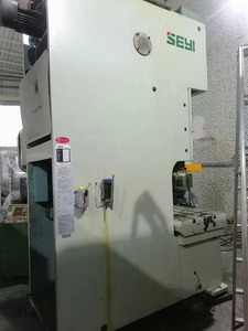 Presse à estamper SEYI SN1-160, 160 tonnes, machine <span class=keywords><strong>d</strong></span>'<span class=keywords><strong>occasion</strong></span> de haute qualité à vendre - Product Image 6