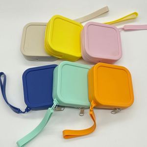 Porte-monnaie mini en silicone avec fermeture éclair, imprimé logo personnalisé, style Kawaii, porte-clés, accessoire de mode féminin T0731 CN/GUA en stock - Product Image 4