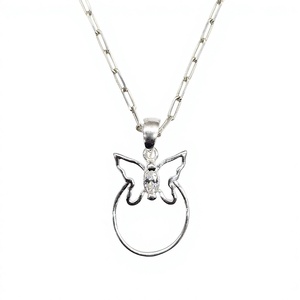 Pendentif papillon artisanal en argent 925 avec pierre précieuse en zircon, parfait pour un cadeau, à porter au quotidien et pour toutes les occasions - Product Image 1