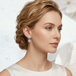 Pendientes de Zirconia en Forma de Corazón con Baño de Rodio, Joyería Romántica para Mujer, Corte Brillante, Engaste de Garra, Precio de Fábrica, OEM - Product Image 2