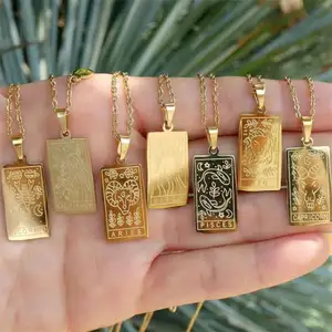 Venta al por mayor de acero inoxidable personalizado 18K chapado en oro astrología signo del zodiaco tarot tarjeta colgante 12 signo del zodiaco collar