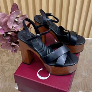 รองเท้าส้นสูงแบบเปิดนิ้วเท้าลายไม้ พื้นหนา คุณภาพสูง สำหรับผู้หญิง สไตล์หรูหราและเซ็กซี่ เหมาะสำหรับใส่ลำลอง - Product Image 2