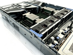 Modèle de serveur R770 nouvellement développé par ODM - Product Image 1