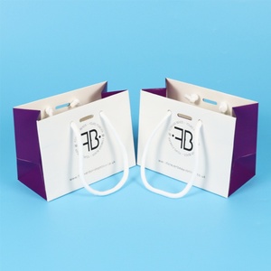 Personalized Luxury Eco-Friendly Paperboard <b>Packaging</b> <b>Bags</b> with Protection for Candles and Girls' Accessories - Product Image 5