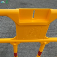 Barriera di Sicurezza Stradale Temporanea in HDPE, Recinzione per Controllo Folla, Altura 1000mm, Lunghezza 2000mm, Alta Durabilità
