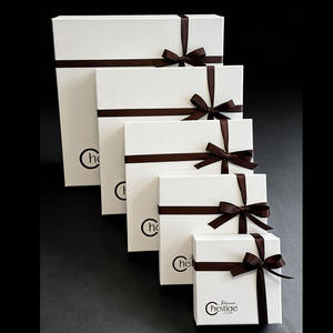 Caja de regalo de papel para trufas de chocolate con logotipo personalizado al por mayor para el Día de San Valentín, caja de chocolate con cinta e inserto. - Product Image 6