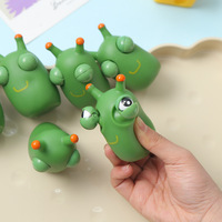 Larve verte souple et amusante à grands yeux, jouet anti-stress portable pour jeunes, best-seller