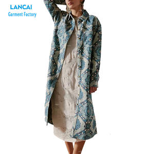 Chaqueta Maxi de Jacquard para mujer, diseño impreso, bolsillos en el pecho, cierres frontales con botones, mangas caídas, puños, detalle de abertura - Product Image 1