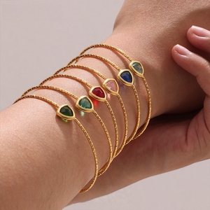 Bracelet ouvert classique en acier inoxydable avec verre tchèque facetté pour bijoux de mode unisexe - Product Image 1