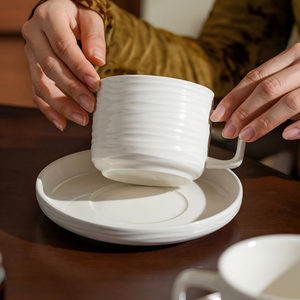 Ensemble de tasses et soucoupes à café en céramique blanche écologique, style italien et nordique, en porcelaine, pour <span class=keywords><strong>latte</strong></span>, thé, lait, idéal pour le bureau et l'hôtel - Product Image 3