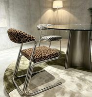 Chaise de salle à manger cantilever moderne, structure en métal chromé, chaise d'appoint rembourrée en similicuir imprimé zèbre et léopard pour restaurant