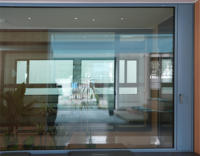 Proveedor de Ventanas de Aluminio con Rotura de Puente Térmico, Flujo Interior-Exterior con Ventanas de Vidrio Grandes Insonorizadas para Villas, Hoteles y Oficinas