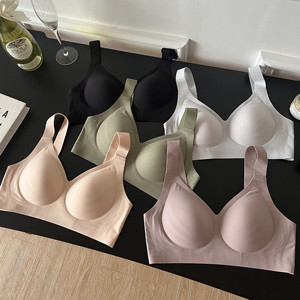 Venta al por mayor directa de fábrica: Sujetador deportivo inalámbrico sin costuras, copas fijas, tela de gel, talla grande, ajustable, transpirable, cobertura completa del busto. - Product Image 2