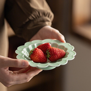 Assiette à dessert en céramique de style chinois, forme de fleur, en porcelaine, pour salon de thé, plateau à fruits, rétro, inspiré du Zen, plat à collation pour la maison - Product Image 2