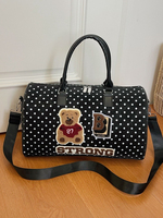 Bolsa de Viaje de PU con Parche de Chenilla 3D Vintage Personalizada OEM ODM, con Parche de Osito de Peluche y Separación para Artículos Secos y Húmedos, Unisex