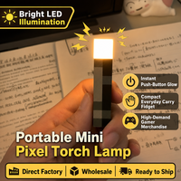Lampu Gantungan Kunci LED Pixel Torch, Gantungan Kunci Bergaya Game Blocky, Liontin Torch Keren Bercahaya, Gantungan Kunci Unik untuk Tas dan Ransel