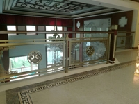 Systèmes de balustrades haut de gamme en laiton, style design chinois, pour hôtels, villas, escaliers, intérieur, extérieur, balcons, porches, avec dessus en bois de rose