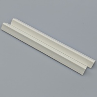 Vente en gros Filet en PVC Profilés en plastique Bord de chanfreinage triangulaire pour mur de béton Bande de mousse Coffrage Vente en gros Bande de mousse PVC