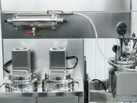 Vakuum-Emulgiermischer mit Wasser- und Öltanksystem und Hydraulischer Hebevorrichtung für Kosmetische Cremes