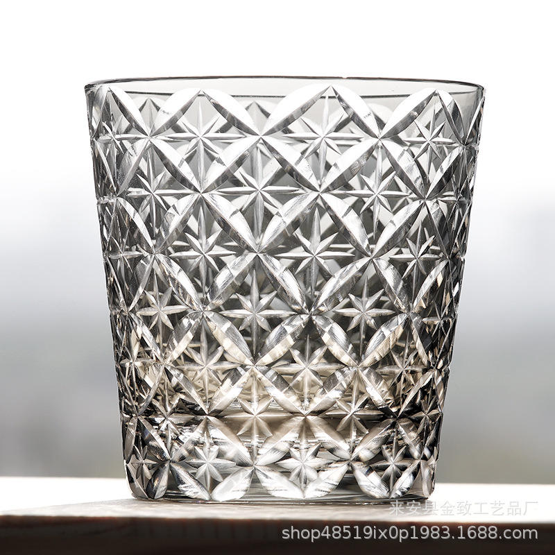 Grande étoile grise verte sept trésors