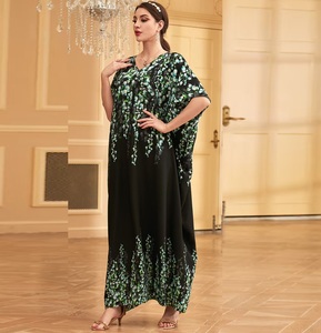 Abito da donna 2026 nuovo con stampa margherite su sfondo nero, scollo a V e maniche a pipistrello, elegante e alla moda per tutti i giorni - Product Image 1