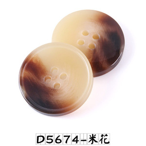 <span class=keywords><strong>Bottoni</strong></span> Classici Rotondi in Resina a 4 Fori con Motivo Marmorizzato Effetto Corno per Cappotti e Giacche da <span class=keywords><strong>Uomo</strong></span> e Donna - Product Image 6