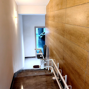 Ascenseur de <span class=keywords><strong>monte</strong></span>-<span class=keywords><strong>escalier</strong></span> curviligne Machine d'escalade Ascenseur de <span class=keywords><strong>monte</strong></span>-<span class=keywords><strong>escalier</strong></span> <span class=keywords><strong>pour</strong></span> <span class=keywords><strong>personnes</strong></span> âgées - Product Image 3