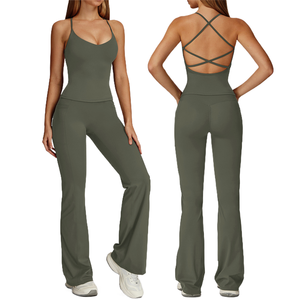 Ensemble de yoga pour femme avec logo personnalisé, veste de sport et pantalon évasé à séchage rapide, vêtements de sport - Product Image 1