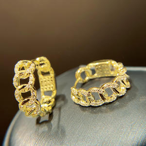 Boucles d'oreilles créoles en alliage plaqué or avec fermoir, bijoux de fête tendance, accessoire de mode unisexe - Product Image 3