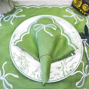 Serviettes en lin à motifs personnalisés avec double bordure brodée, en tissu de lin, pour mariage, Noël, Saint-Valentin, cadeau économique - Product Image 4
