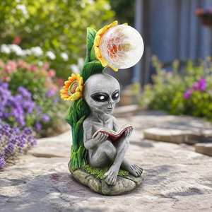 Statue di Alieni, Sculture Divertenti UFO, Figurine Extraterrestri per Decorazione Casa, Giardino, Cortile, Arte all'Aperto - Product Image 2