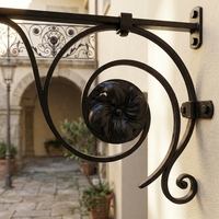 Fabricant de balustrades au design classique, en fer forgé cintrée, populaire pour les hôtels et les villas, résistante à la corrosion