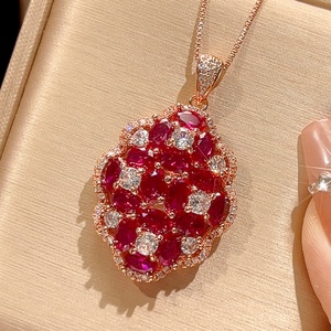 Conjunto de Joyería de Moda para Boda: Collar, Pendientes y Anillo de Compromiso con Circones Rojos Vintage, Chapado en Oro y Cobre Ecológico, Venta al por Mayor - Product Image 4