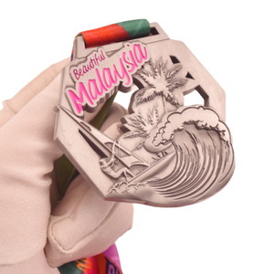 Medalla Premium PPUM Care Run <span class=keywords><strong>de</strong></span> la Universidad <span class=keywords><strong>de</strong></span> Malasia 'Run for Life' con diseño hueco - Medalla con acabado niquelado antiguo - Product Image 6