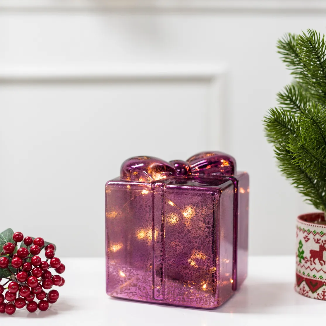 क्रिसमस की छुट्टियों की सजावट के लिए अंदर गर्म सफेद मिनी एलईडी के साथ नए इनडोर बैटरी चालित ग्लास उपहार बॉक्स क्रिसमस लाइट