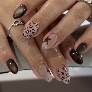 Faux ongles autocollants OEM 3D stéréo en feuille d'or, forme amande, imprimé écaille de tortue et léopard, style rétro automne-hiver, pour <span class=keywords><strong>manucure</strong></span> prête à poser - Product Image 1