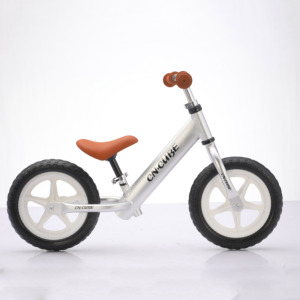Vélo d'équilibre <span class=keywords><strong>3</strong></span>-<span class=keywords><strong>en</strong></span>-<span class=keywords><strong>1</strong></span> <span class=keywords><strong>en</strong></span> alliage d'aluminium de haute qualité pour enfants, avec cadre robuste et harnais de sécurité à <span class=keywords><strong>3</strong></span> points, léger pour les enfants - Product Image 6