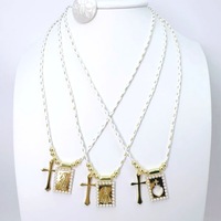 Collier tendance plaqué or avec pendentif Vierge Marie et croix Saint Benoît, collier à breloques religieuses, collier à breloques plaqué.