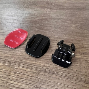 アクションカメラアクセサリー オートバイヘルメットブラケット 粘着マウント GoPro Hero 13 12 11 10 9 8 7 Insta360 X5 X4 X3 DJI Osmo 6対応 - Product Image 2